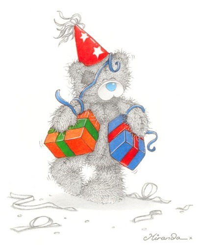 Мишка Тедди в колпаке и с коробками подарков